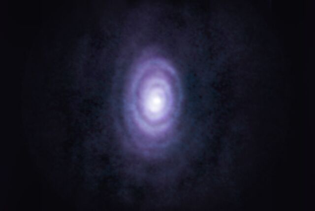 Una vista que muestra la estrella rica en carbono V Hya en su capítulo final.