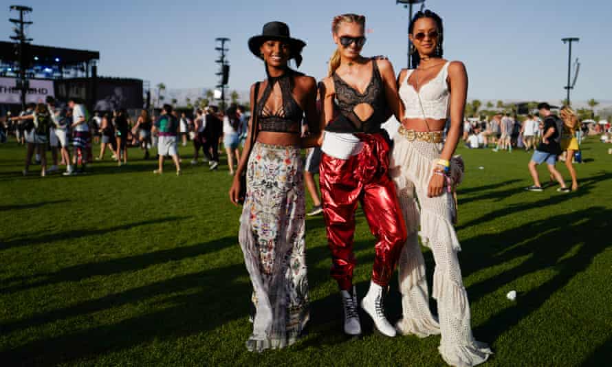 Modelos Jasmine Tookes, Romeo Strayed y Lais Ribeiro en Coachella 2018