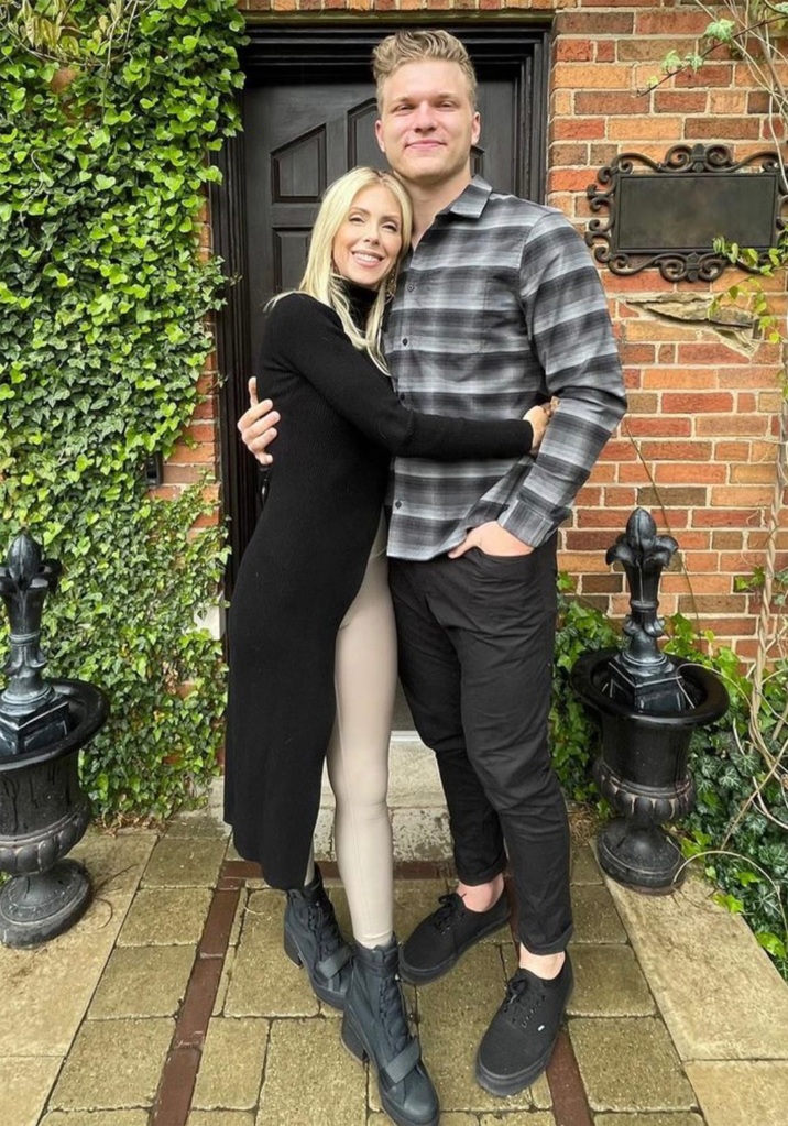 Melissa Hutchinson es la mayor partidaria de Aidan y, a menudo, comparte sus momentos memorables en Instagram.