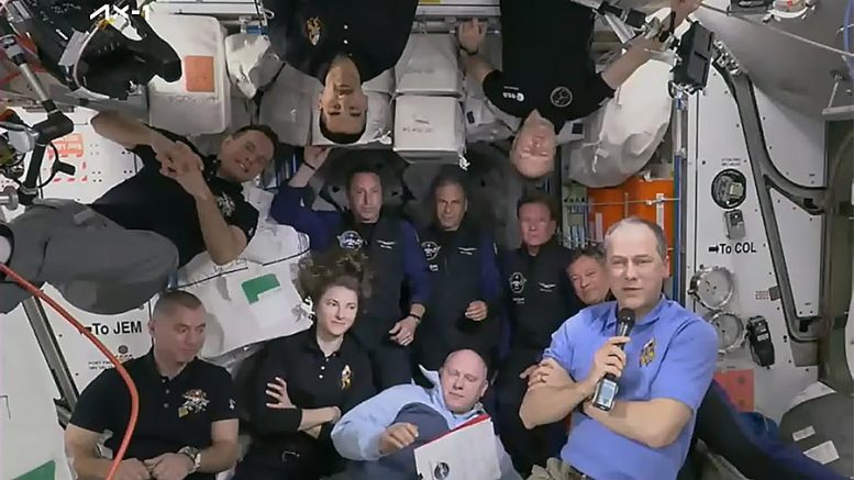 Los astronautas del Ax-1 entran en la estación