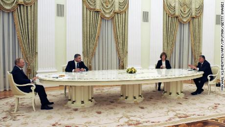 Orban visitó a su aliado Putin semanas antes de que Moscú invadiera Ucrania.
