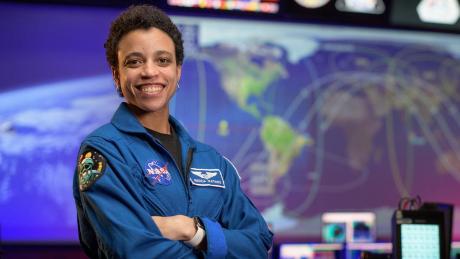 La astronauta de la NASA Jessica Watkins realizará un vuelo histórico como la primera mujer negra en la tripulación de la estación espacial