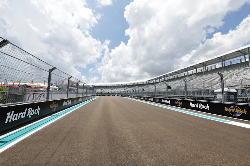 MIAMI, FL - 4 de mayo: Una descripción general del circuito durante las vistas previas antes del Gran Premio de F1 en Miami en el Autódromo Internacional de Miami el 4 de mayo de 2022 en Miami, Florida.  (Foto de Mark Thompson/Getty Images)