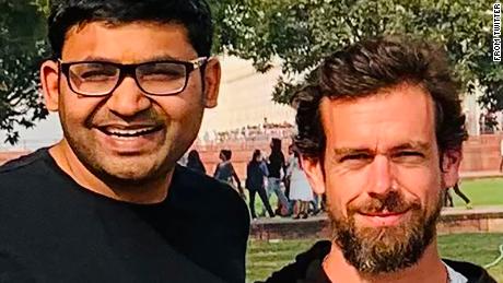 El CEO de Twitter Parag Agrawal (izquierda) y el ex CEO Jack Dorsey en una foto sin fecha.