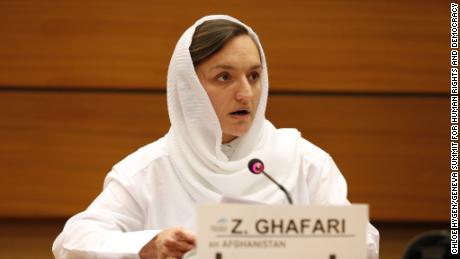 & # 39;  Los talibanes no pueden borrarnos & # 39 ;  La ganadora del Premio Internacional de los Derechos de la Mujer dice: