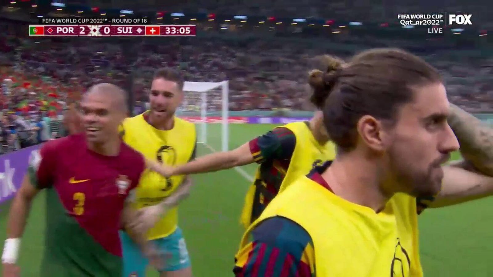 El portugués Pepe marca un gol contra Suiza en 33 minutos